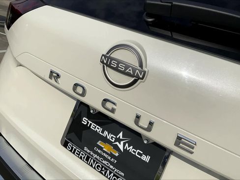Used 2022 Nissan Rogue Platinum w/ Head-Up Display Package FWD image 28