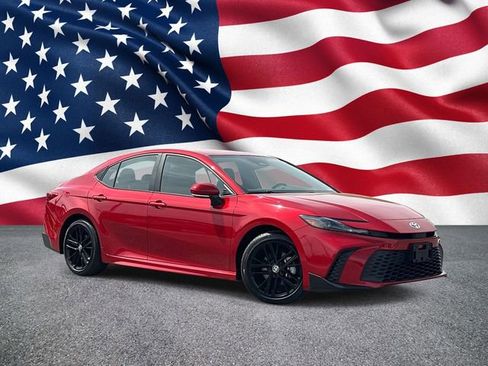 Used 2025 Toyota Camry SE image 9