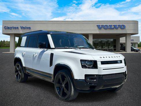 Used 2024 Land Rover Defender 110 X-Dynamic SE image 1