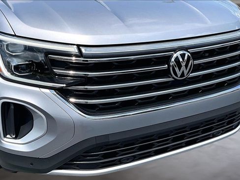 Used 2025 Volkswagen Atlas SE AWD/4WD image 29