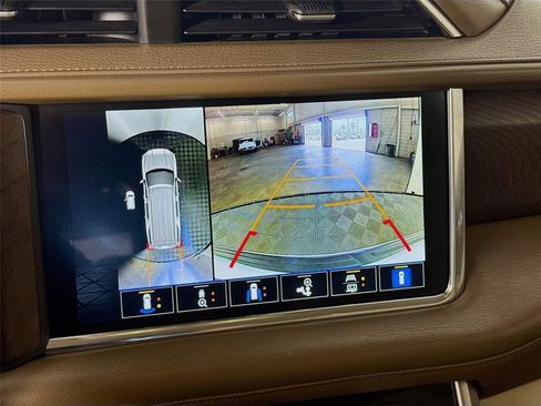 Certified 2023 GMC Yukon XL Denali AWD/4WD image 17