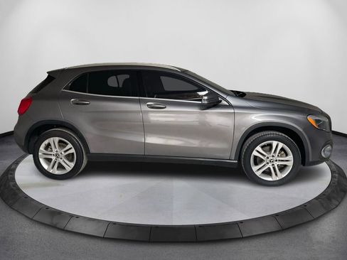 Used 2018 Mercedes-Benz GLA 250 4MATIC image 4