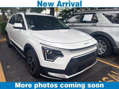 Used 2025 Kia Niro EX