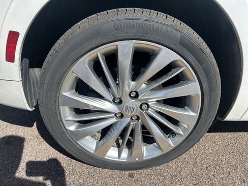 Certified 2024 Buick Envision Avenir image 9