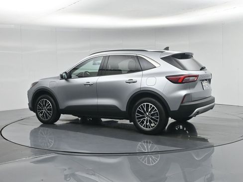 Certified 2023 Ford Escape SE image 7