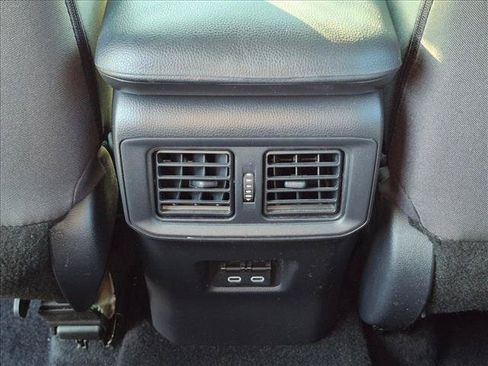 Used 2025 Toyota RAV4 XLE FWD image 16