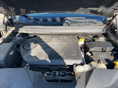 Used 2019 Jeep Cherokee Limited AWD/4WD image 9