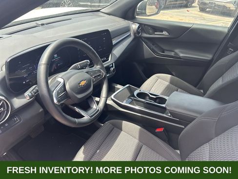 Used 2025 Chevrolet Equinox LT FWD image 8