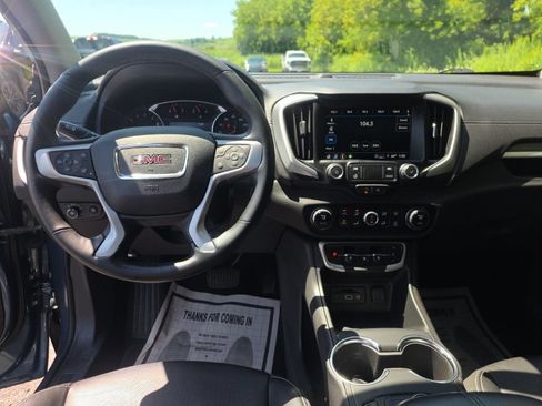 Used 2024 GMC Terrain SLT AWD/4WD image 32