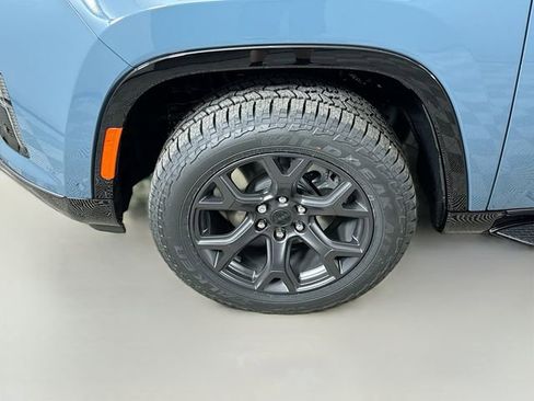 New 2026 Jeep Grand Wagoneer 4WD image 30