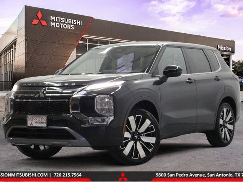New 2026 Mitsubishi Outlander SE AWD/4WD image 1