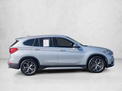 Used 2019 BMW X1 xDrive28i w/ Convenience Package AWD/4WD image 4