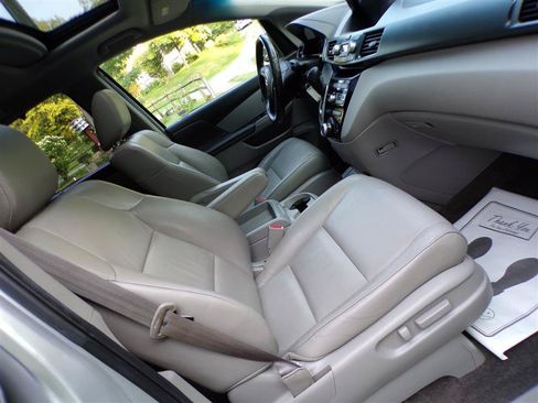 Used 2011 Honda Odyssey EX-L image 18