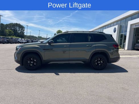 Certified 2024 Volkswagen Atlas Peak Edition SE AWD/4WD image 10