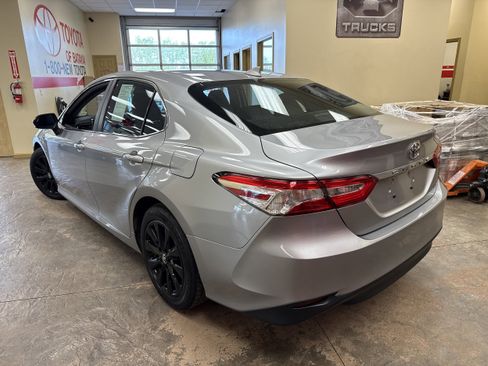 Used 2019 Toyota Camry LE FWD image 7