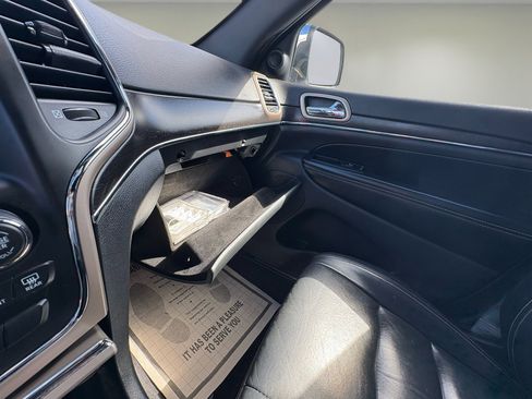 Used 2016 Jeep Grand Cherokee Limited image 20