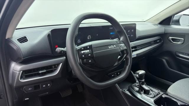Used 2025 Kia K4 FWD image 24