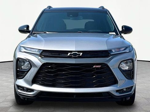 Used 2023 Chevrolet TrailBlazer RS w/ Convenience Package FWD image 2