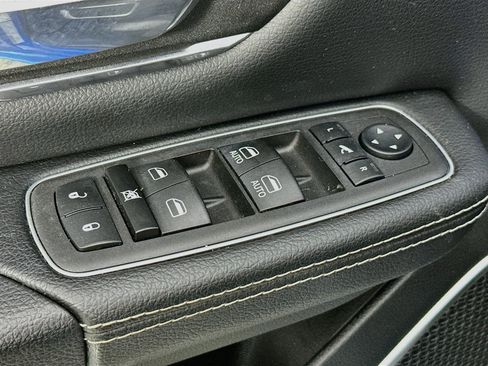 Used 2023 RAM 1500 Laramie AWD/4WD image 18