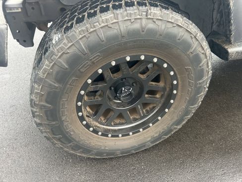 Used 2011 Jeep Wrangler Unlimited Sport image 14