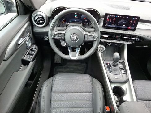 Used 2024 Alfa Romeo Tonale Veloce image 11