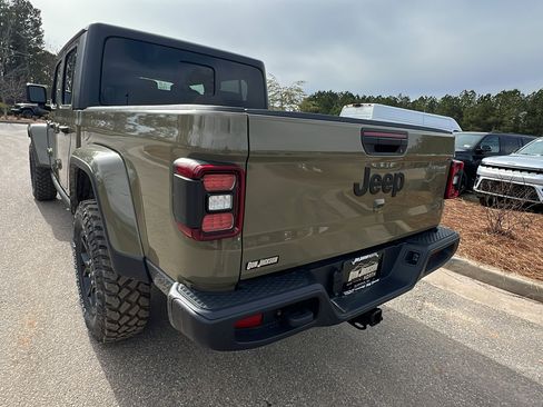 New 2026 Jeep Gladiator Willys image 10