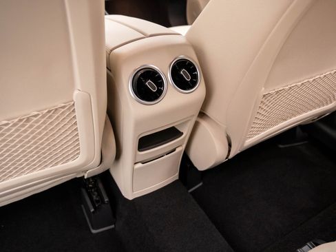 New 2025 Mercedes-Benz GLB 250 4MATIC image 19