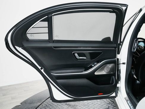 Used 2023 Mercedes-Benz S 500 4MATIC w/ AMG Line image 13