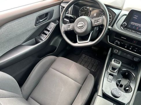 Used 2023 Nissan Rogue S image 18