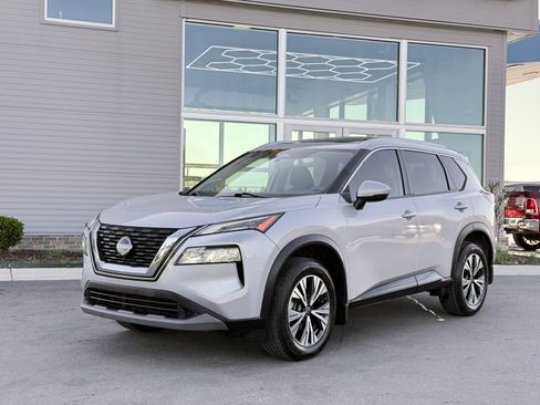 Used 2022 Nissan Rogue SV w/ SV Premium Package FWD image 6