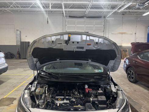 Used 2025 Nissan Versa SV image 31