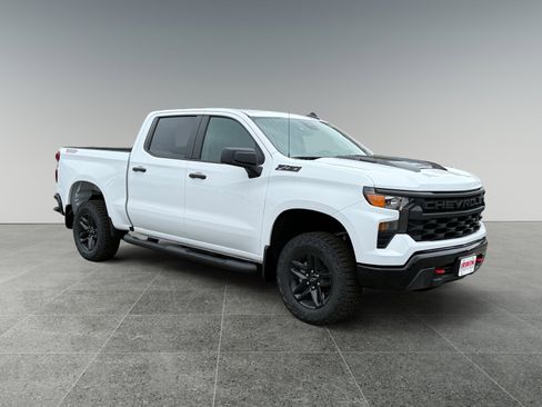 New 2026 Chevrolet Silverado 1500 Custom Trail Boss w/ LPO, Dark Essentials Package image 7