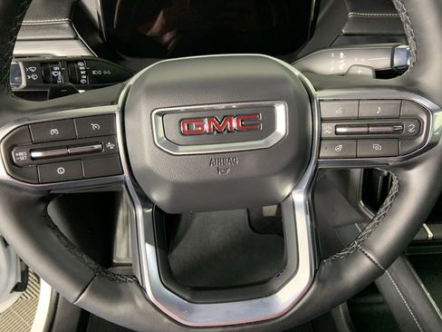 Used 2025 GMC Acadia Elevation image 35