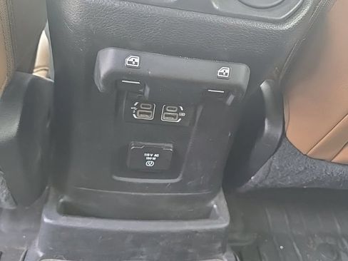 Used 2020 Jeep Wrangler Unlimited Sahara AWD/4WD image 23