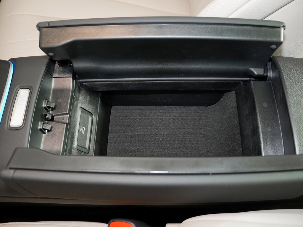 New 2027 Mercedes-Benz E 350 4MATIC Sedan image 23