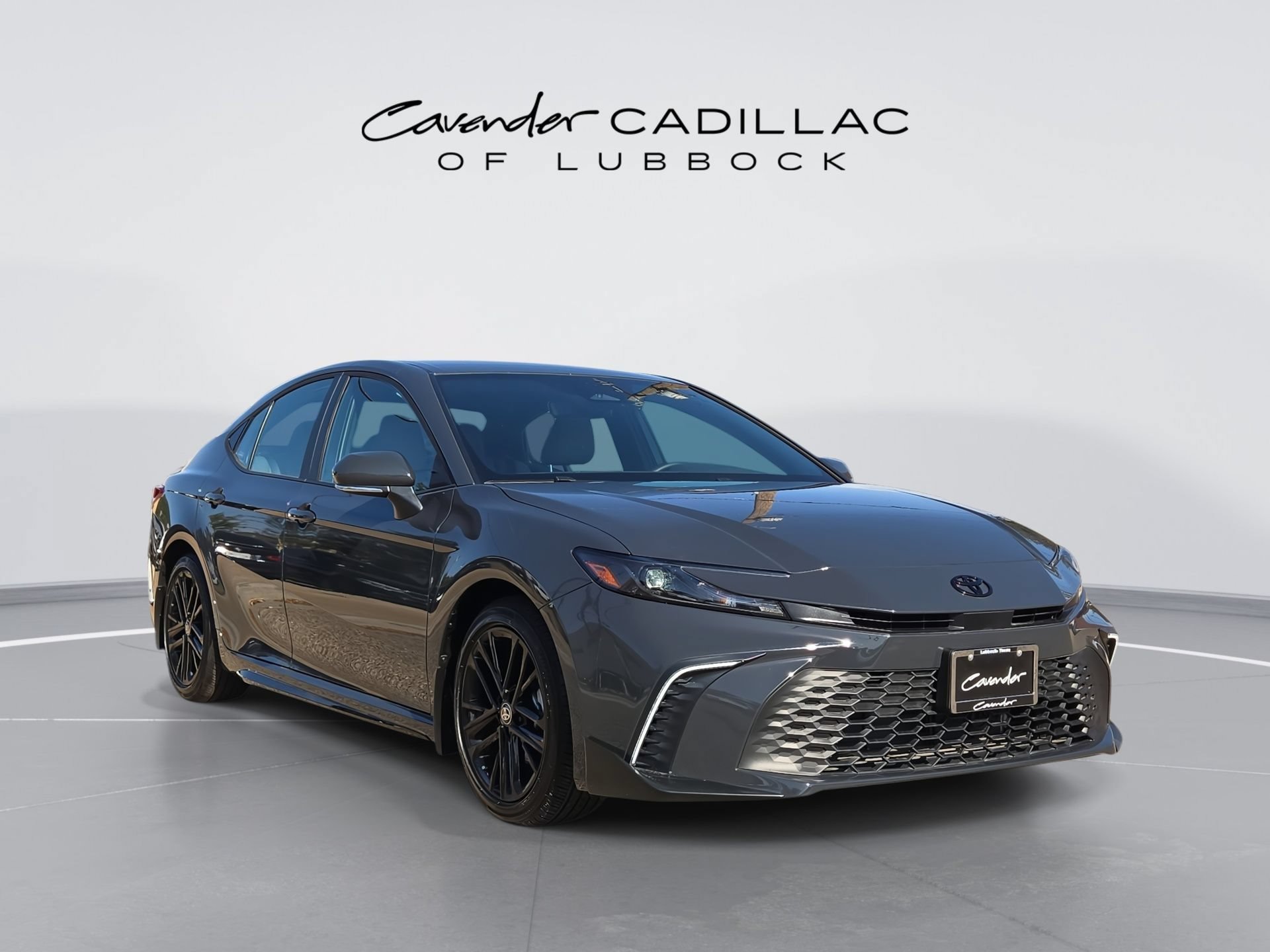 Used 2026 Toyota Camry SE FWD image 1