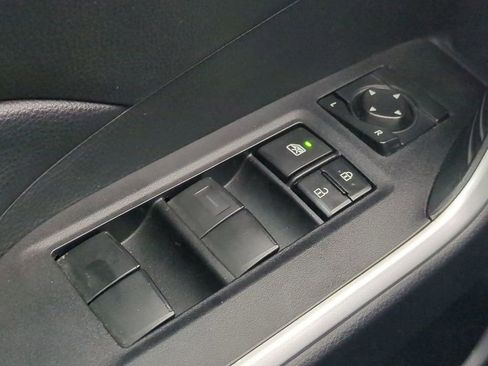 Used 2021 Toyota RAV4 XLE image 28