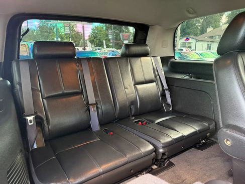 Used 2014 Chevrolet Tahoe LT w/ Luxury Package AWD/4WD image 21