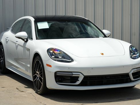 Used 2023 Porsche Panamera 4S w/ Sportdesign Package image 58