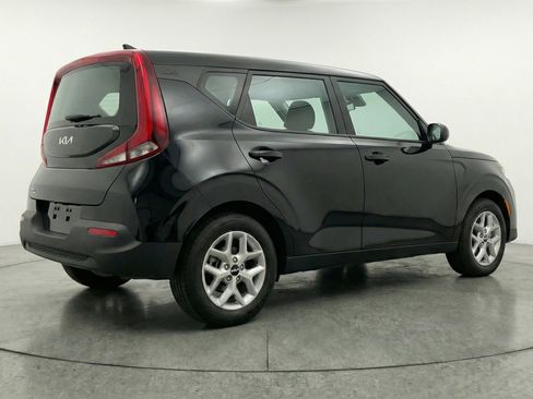 Used 2025 Kia Soul LX w/ LX Technology Package image 9