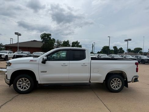 Used 2020 Chevrolet Silverado 1500 LT w/ Texas Edition AWD/4WD image 2