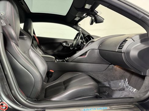 Used 2017 Jaguar F-TYPE R image 32