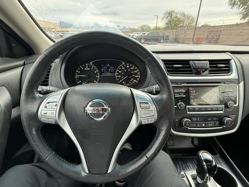 Used 2017 Nissan Altima 2.5 SL w/ Moonroof Package image 21