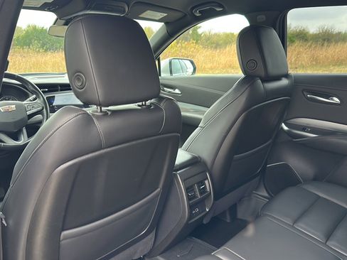 Used 2022 Cadillac XT4 Premium Luxury w/ Safety Alert Package image 17