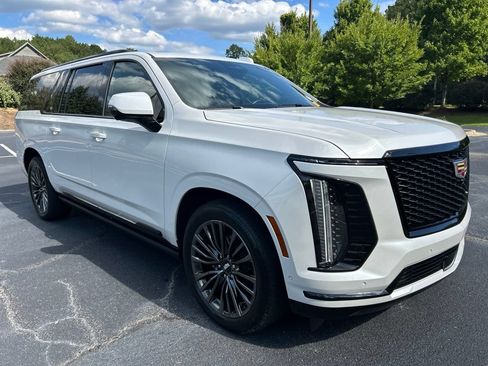 Used 2025 Cadillac Escalade ESV Sport Platinum AWD/4WD image 21