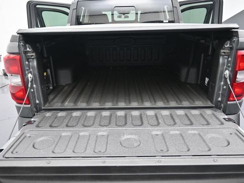 Used 2025 Ford Maverick Lariat AWD/4WD image 36