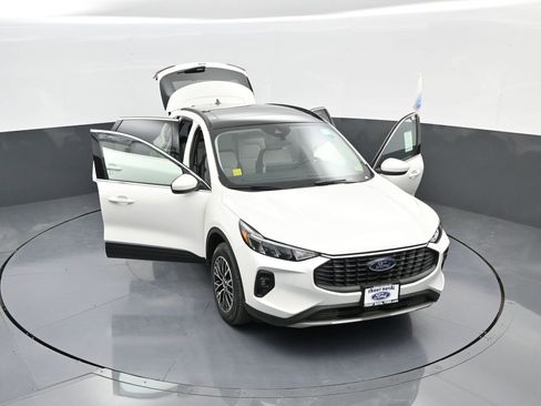 New 2025 Ford Escape SE image 47