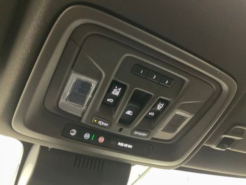Used 2024 GMC Sierra 1500 Denali AWD/4WD image 16