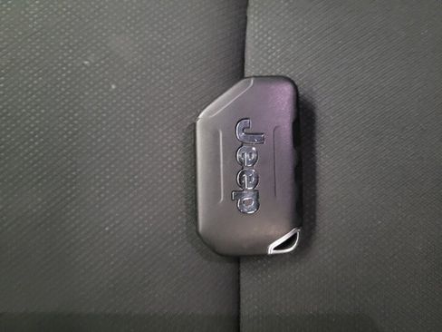 Used 2018 Jeep Wrangler Unlimited Sport AWD/4WD image 32
