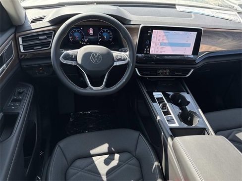 New 2026 Volkswagen Atlas SE image 10